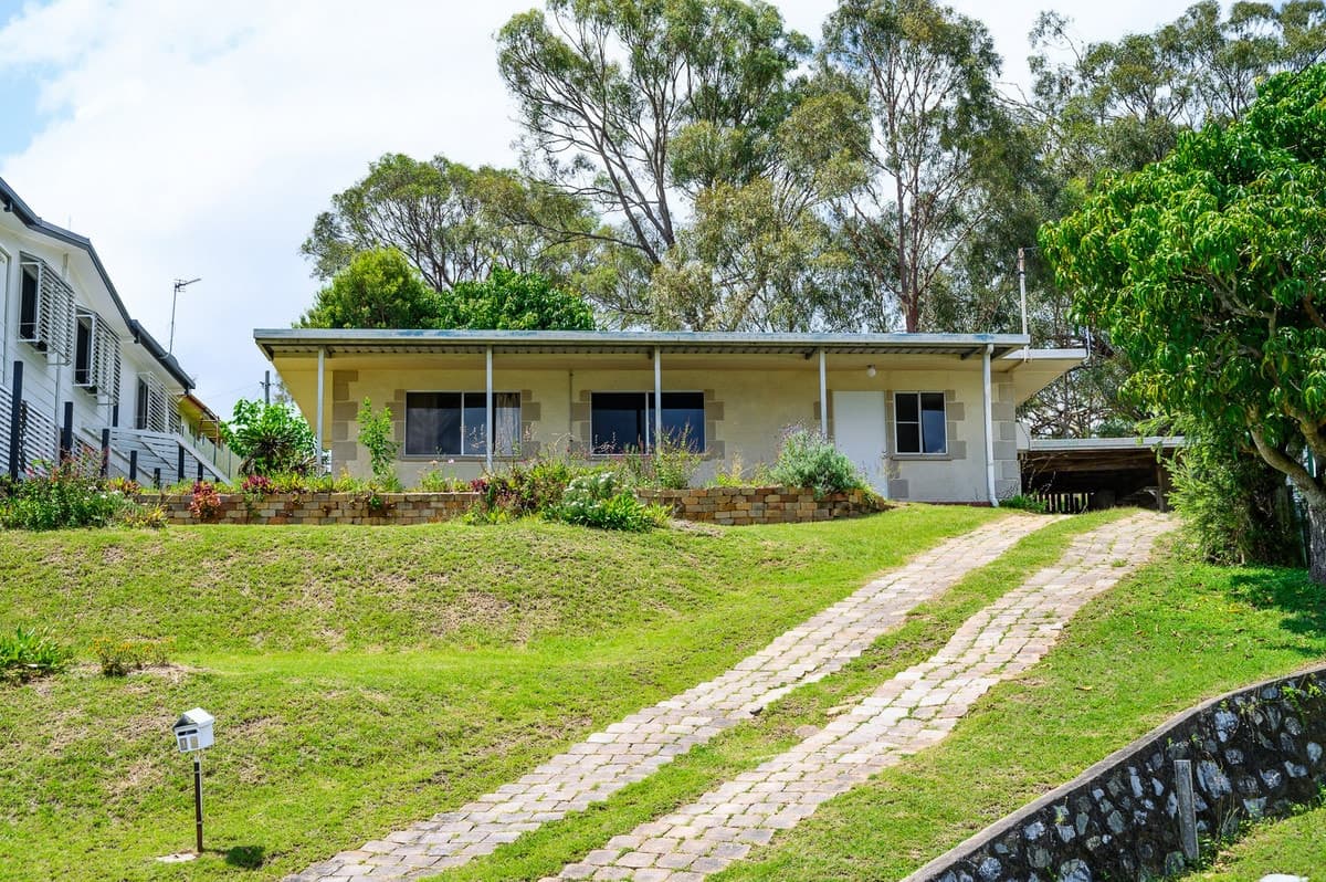 18 Ferguson Crescent, WEST GLADSTONE, QLD, West Gladstone - Thumbnail 2
