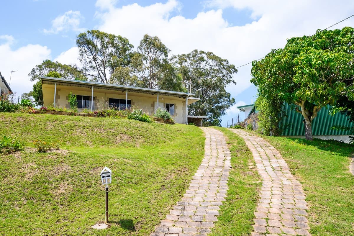 18 Ferguson Crescent, WEST GLADSTONE, QLD, West Gladstone - Thumbnail 3