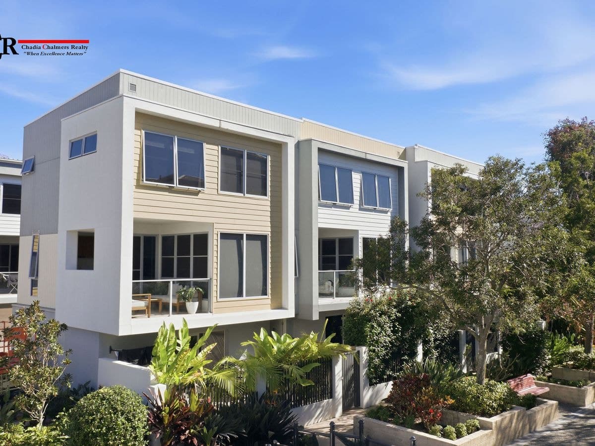 50 / 2 Town Centre Close, Carrara, Carrara - Image 1