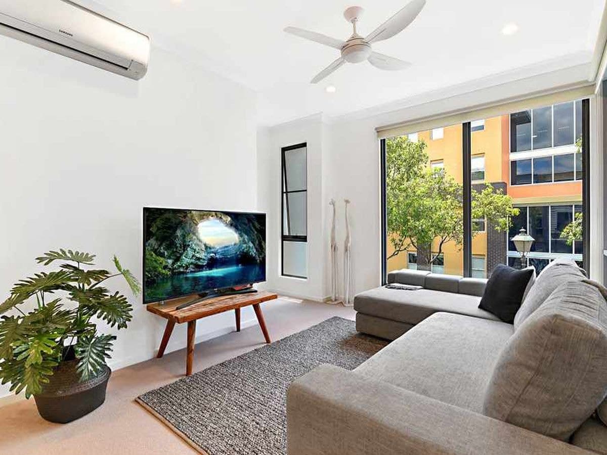 50 / 2 Town Centre Close, Carrara, Carrara - Thumbnail 4