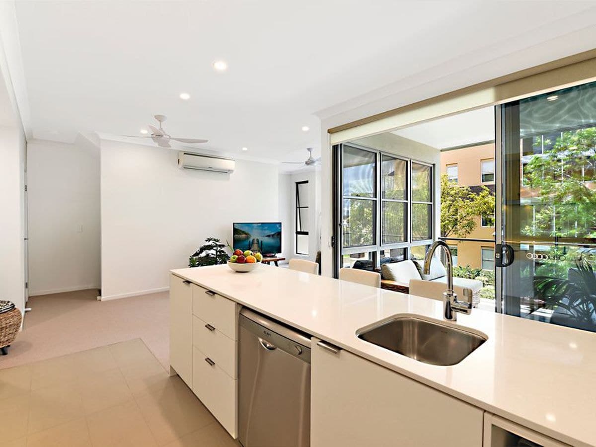 50 / 2 Town Centre Close, Carrara, Carrara - Thumbnail 6