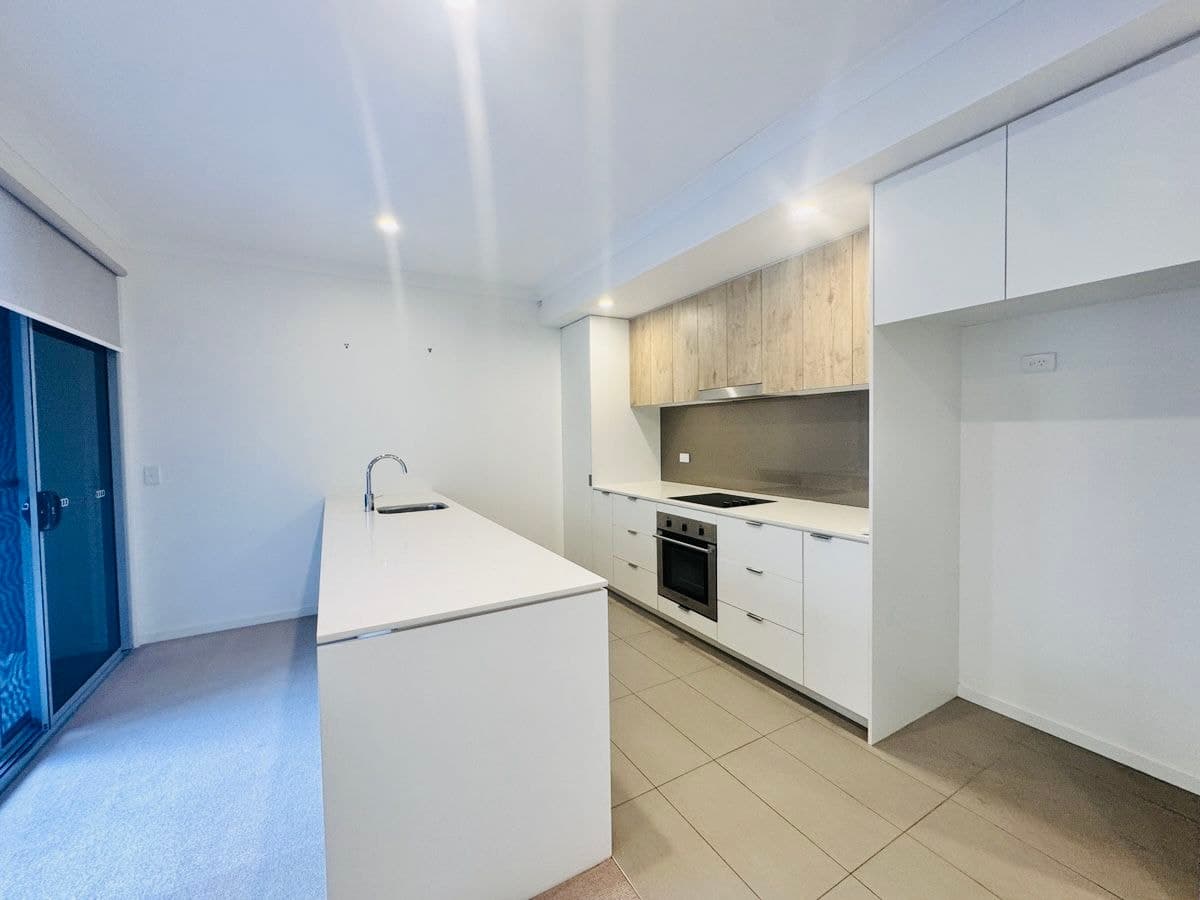 50 / 2 Town Centre Close, Carrara, Carrara - Thumbnail 7