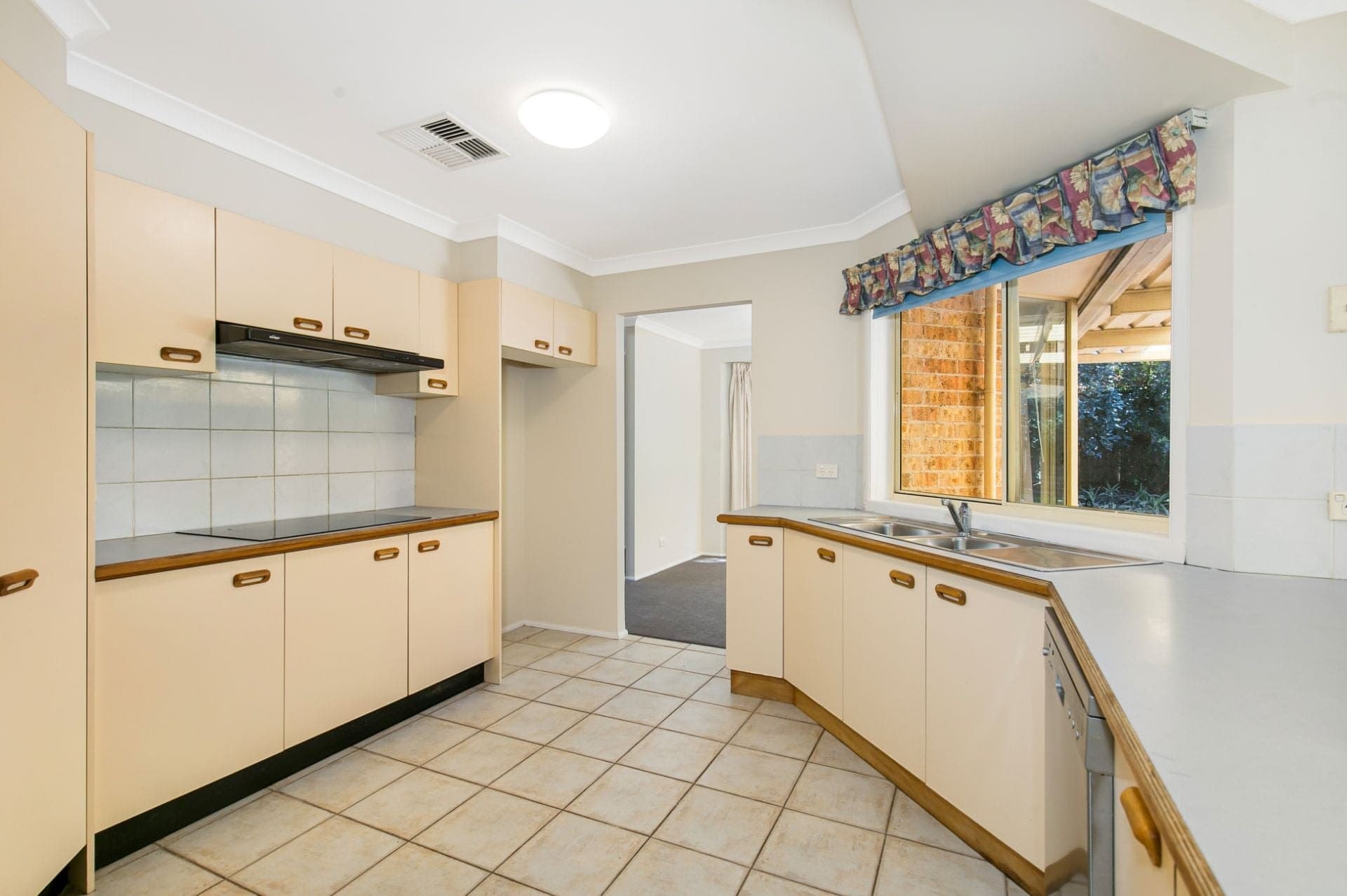 91 James Mileham Drive, Kellyville, Kellyville - Thumbnail 2
