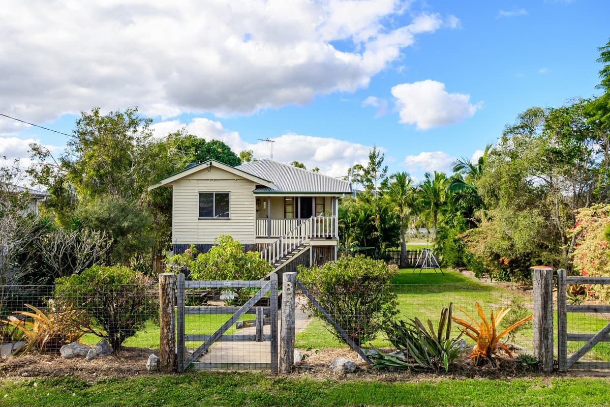 8 Raglan Street, MOUNT LARCOM, QLD, Mount Larcom - Image 1