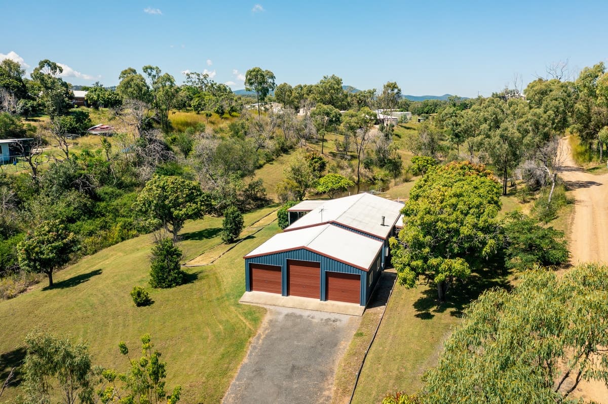 19 King George Street, MOUNT LARCOM, QLD, Mount Larcom - Thumbnail 3