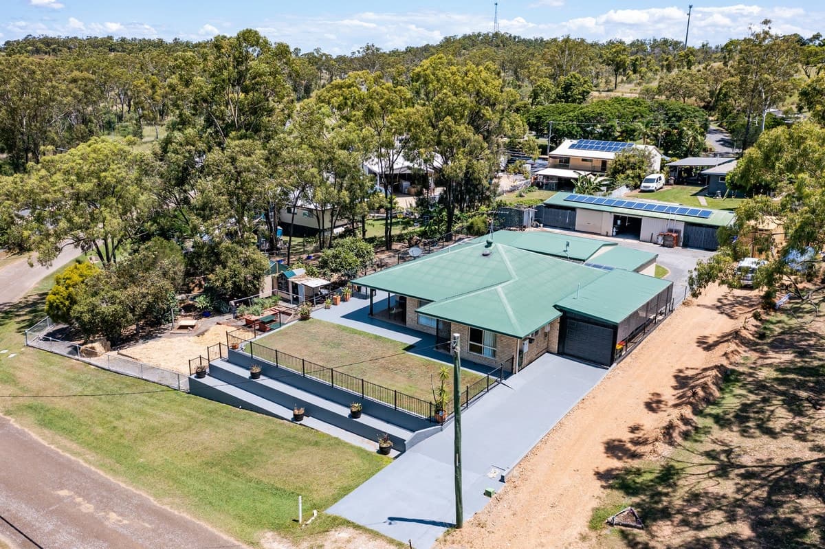 3 Gladstone Street, MOUNT LARCOM, QLD, Mount Larcom - Image 1