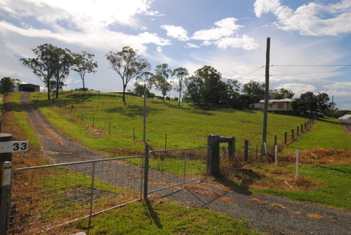 33 Balfour Street, MOUNT LARCOM, QLD, Mount Larcom - Image 1