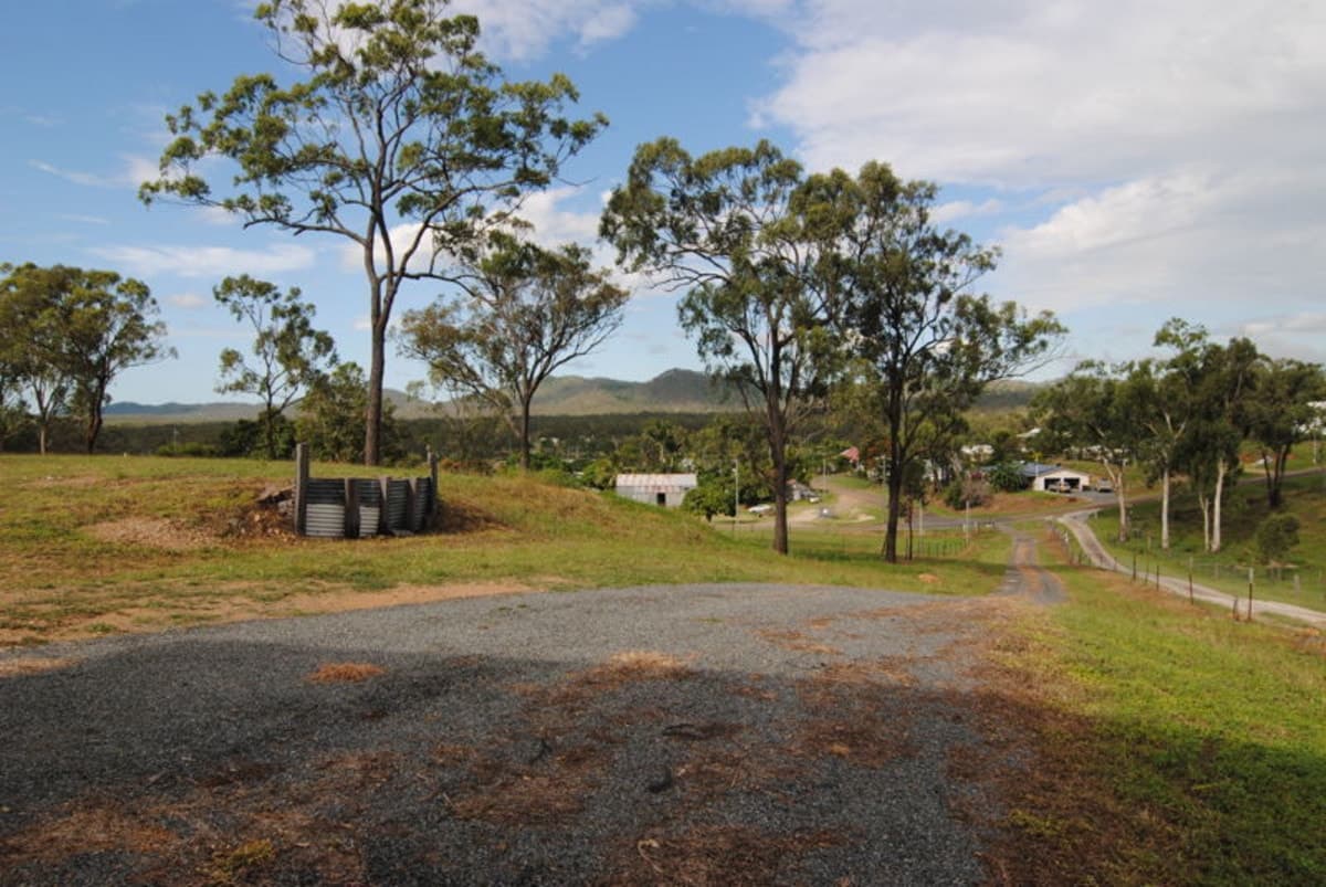 33 Balfour Street, MOUNT LARCOM, QLD, Mount Larcom - Thumbnail 3