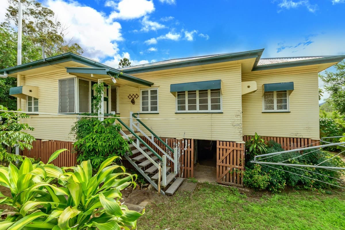 11 King George Street, MOUNT LARCOM, QLD, Mount Larcom - Thumbnail 2
