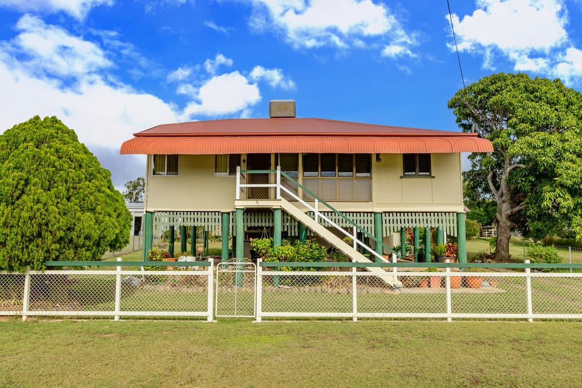 31 Gladstone Street, MOUNT LARCOM, QLD, Mount Larcom - Image 1