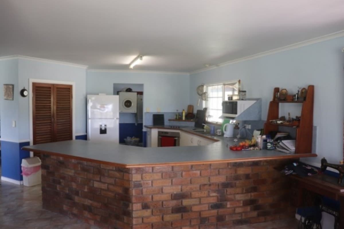 2 Goodman Road, MOUNT LARCOM, QLD, Mount Larcom - Thumbnail 2