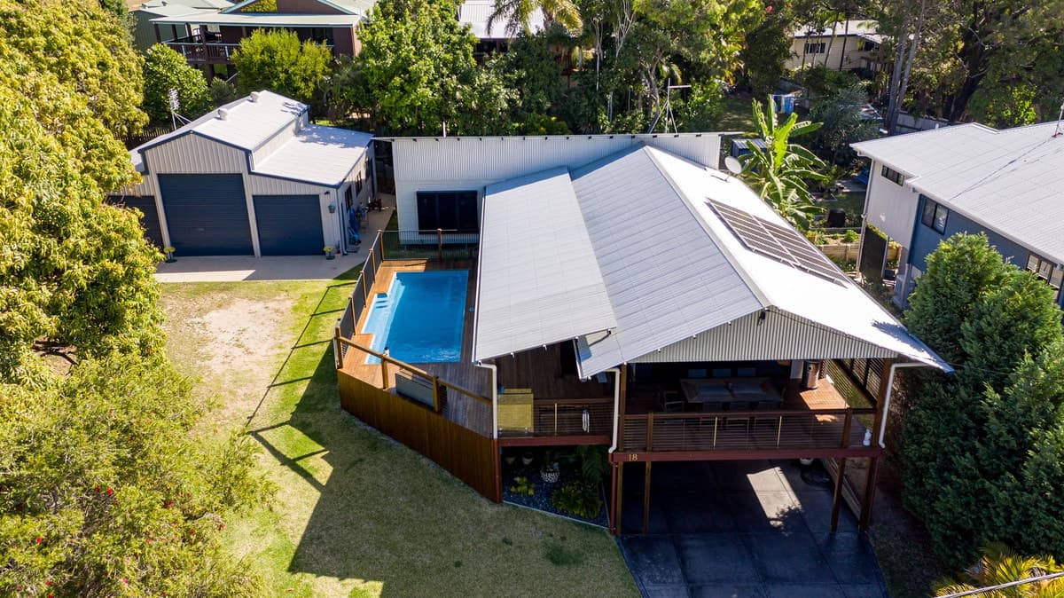 18 Neptune Street, TANNUM SANDS, QLD, Tannum Sands - Thumbnail 2