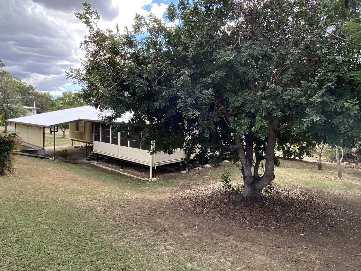 2 Davis Street, MOUNT LARCOM, QLD, Mount Larcom - Thumbnail 2