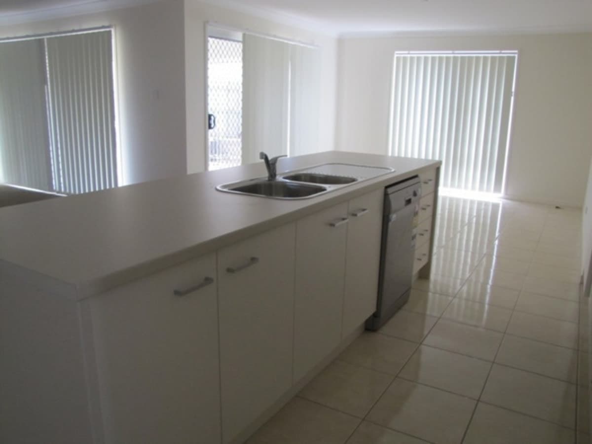11 Tarrawonga Drive, CALLIOPE, QLD, Calliope - Thumbnail 3