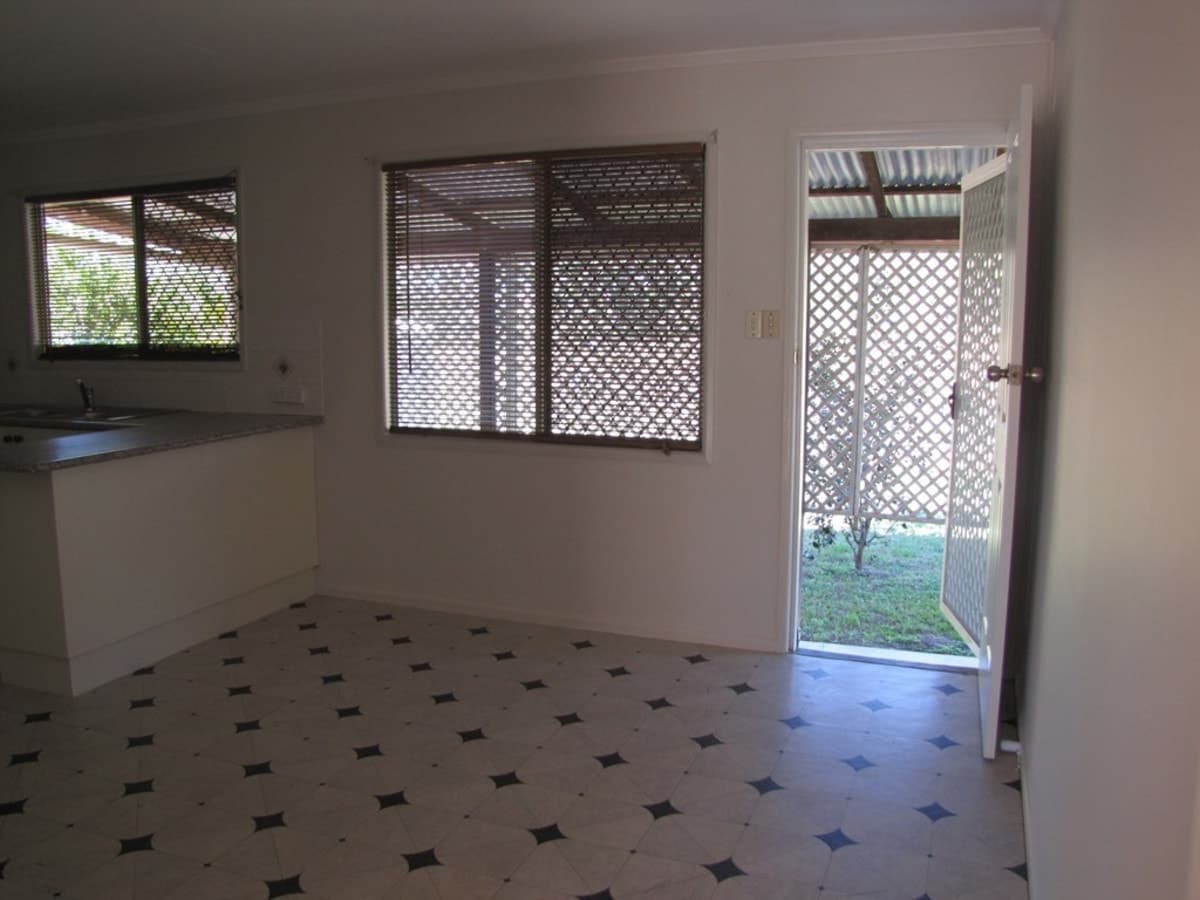 80 Taylor Lane, MOUNT LARCOM, QLD, Mount Larcom - Thumbnail 3