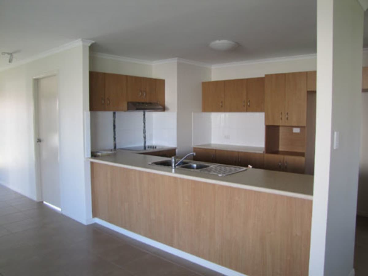 11 Sunpoint Way, CALLIOPE, QLD, Calliope - Thumbnail 3