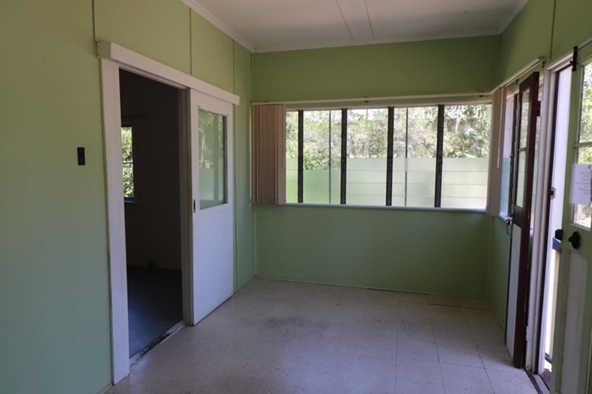 34 Balfour Street, MOUNT LARCOM, QLD, Mount Larcom - Thumbnail 3