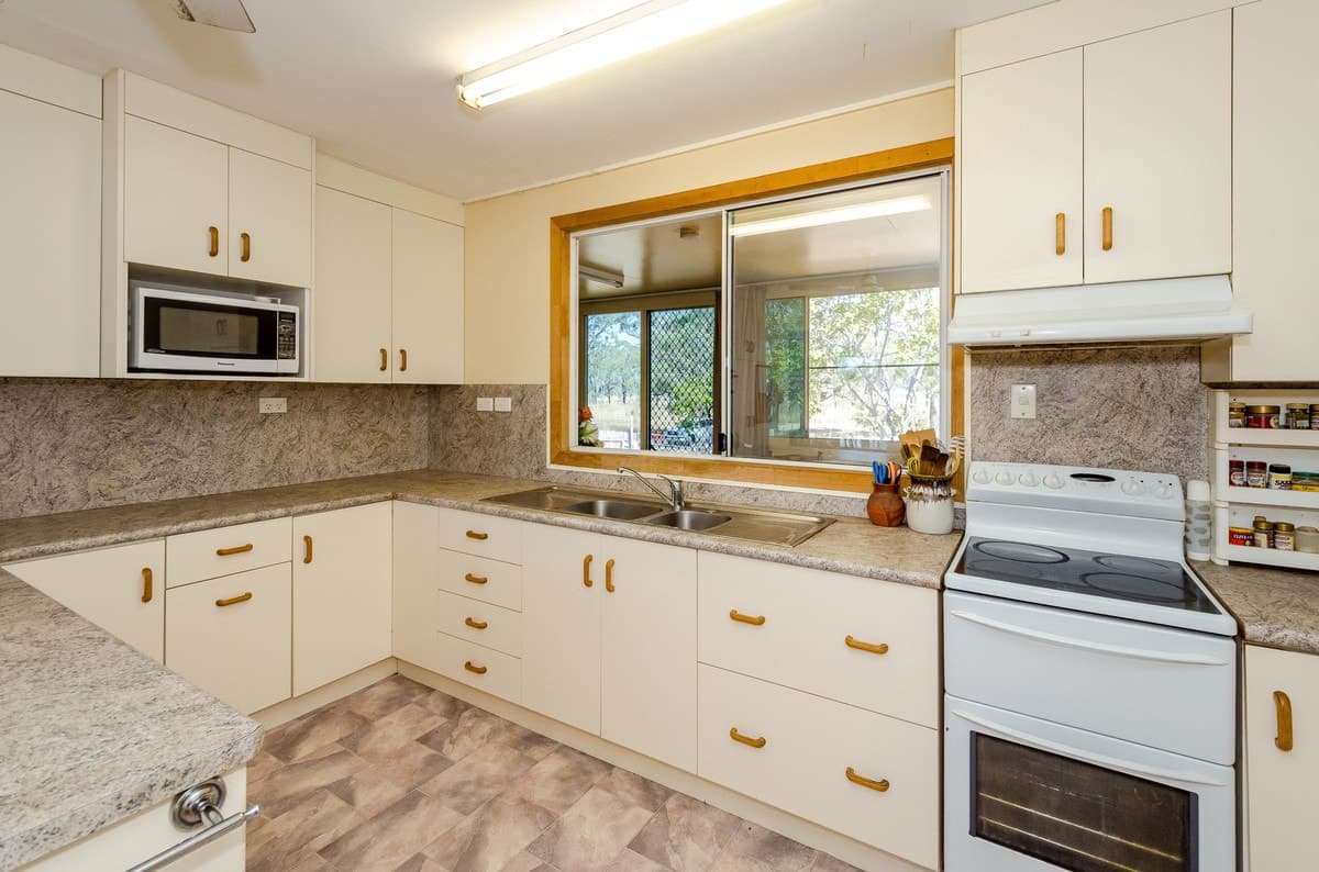 20 Rodds Bay Road, TANNUM SANDS, QLD, Tannum Sands - Thumbnail 3