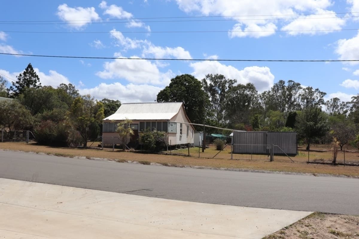 18 Chapman Street, MIRIAM VALE, QLD, Miriam Vale - Image 1