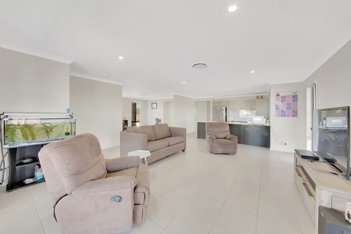 48 Fremont Street, CALLIOPE, QLD, Calliope - Thumbnail 3