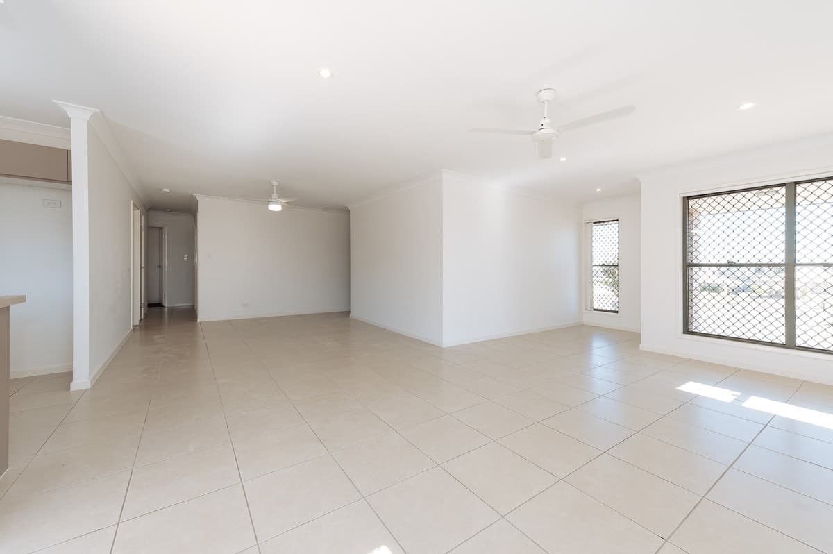 5 Gilcrest Avenue, CALLIOPE, QLD, Calliope - Thumbnail 2