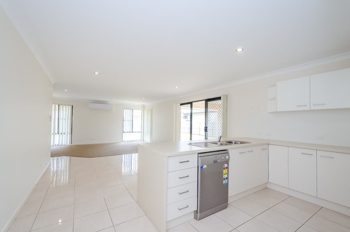 3 Tarrawonga Drive, CALLIOPE, QLD, Calliope - Thumbnail 3
