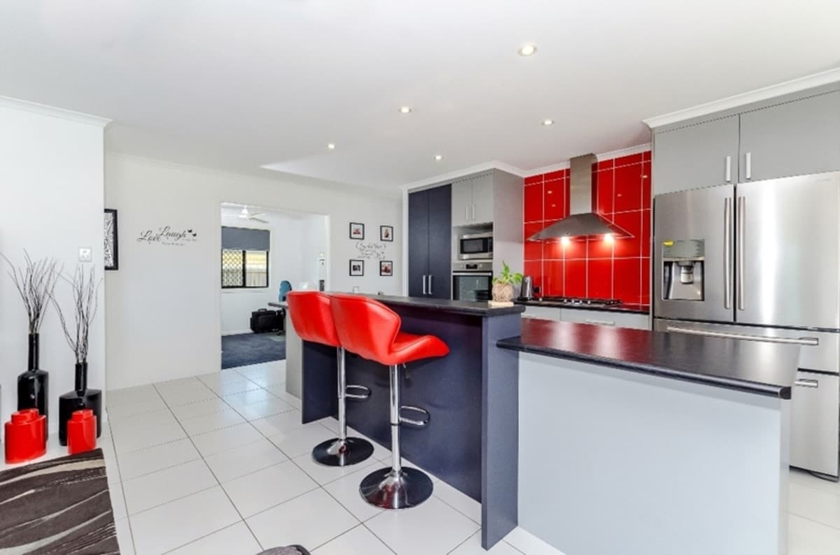 6 Carol Jones Place, CALLIOPE, QLD, Calliope - Thumbnail 2