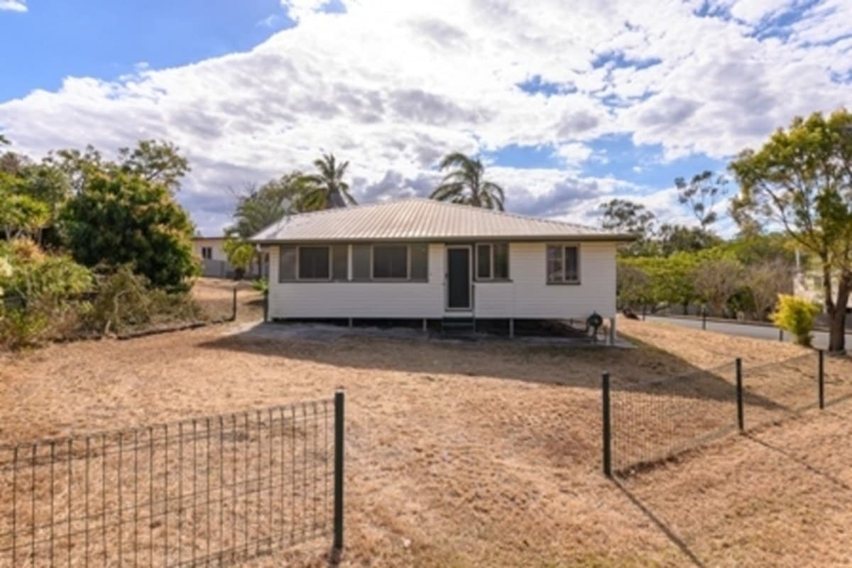 1 Davis Street, MOUNT LARCOM, QLD, Mount Larcom - Image 1