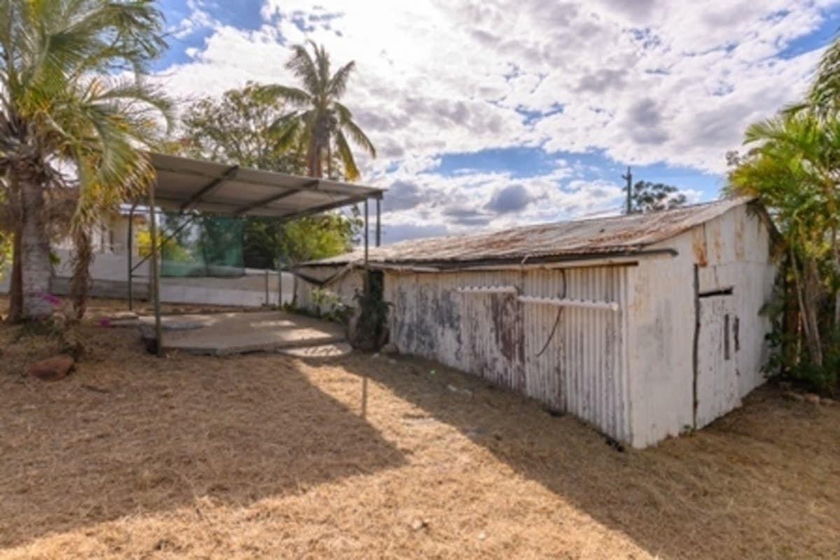 1 Davis Street, MOUNT LARCOM, QLD, Mount Larcom - Thumbnail 3