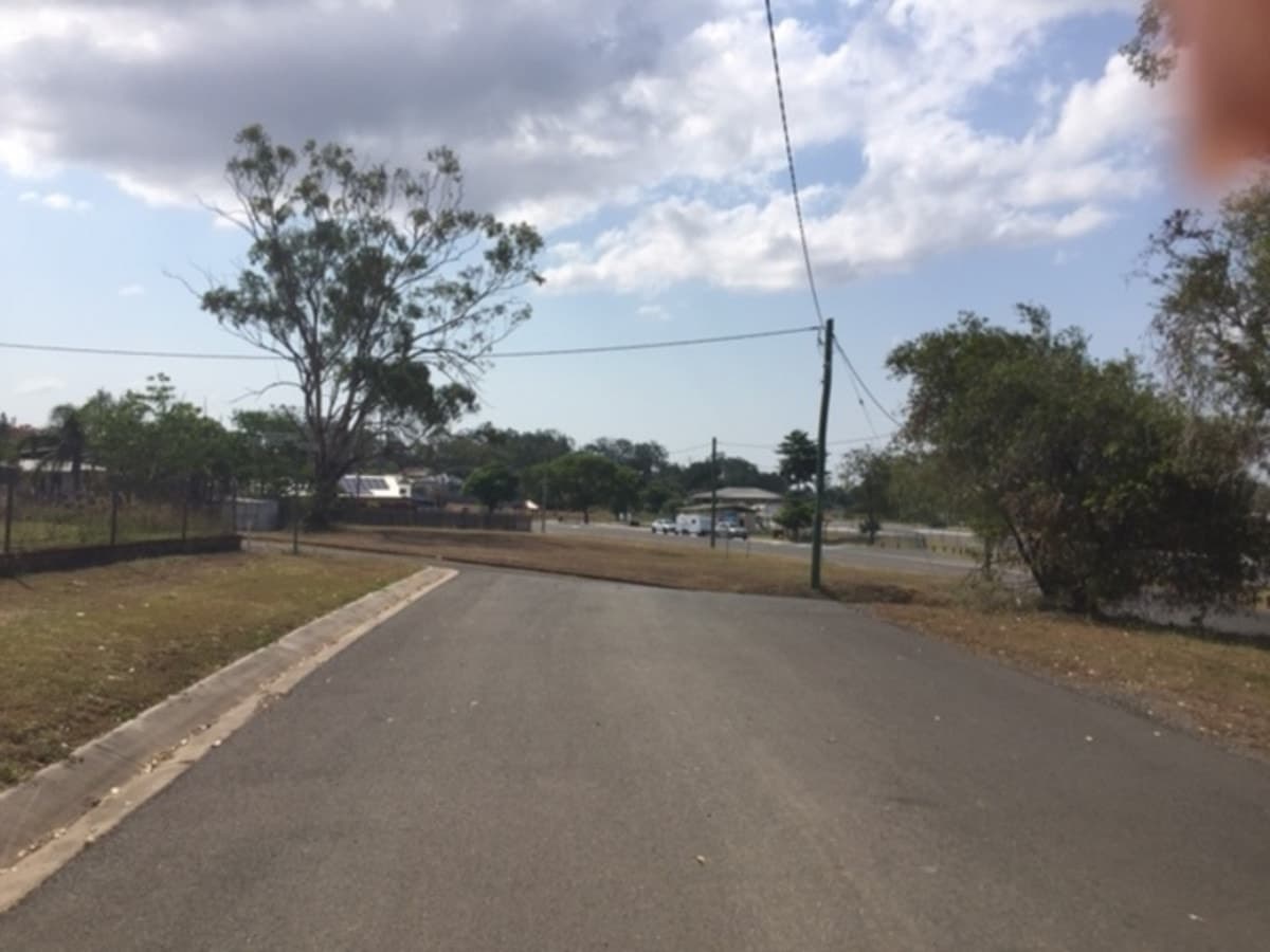 19 Raglan Street, MOUNT LARCOM, QLD, Mount Larcom - Thumbnail 3