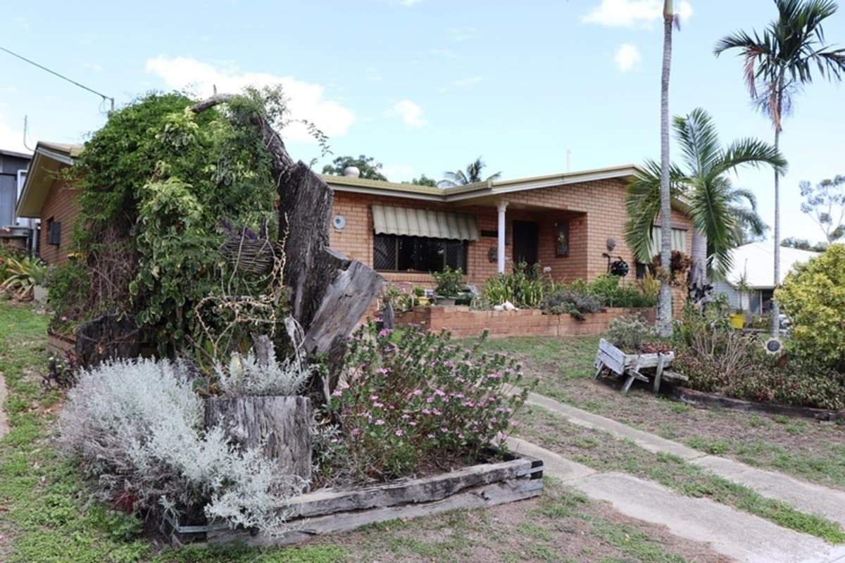 14 King George Street, MOUNT LARCOM, QLD, Mount Larcom - Thumbnail 2