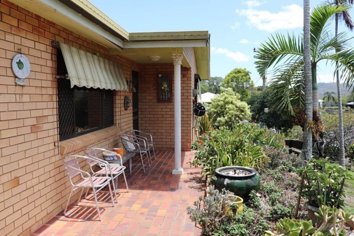 14 King George Street, MOUNT LARCOM, QLD, Mount Larcom - Thumbnail 3