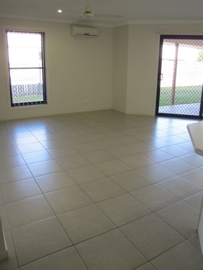 28 Sunpoint Way, CALLIOPE, QLD, Calliope - Thumbnail 3