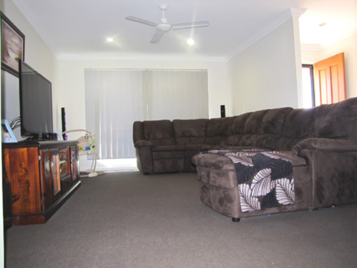 12 Hawkesbury Road, CALLIOPE, QLD, Calliope - Thumbnail 3