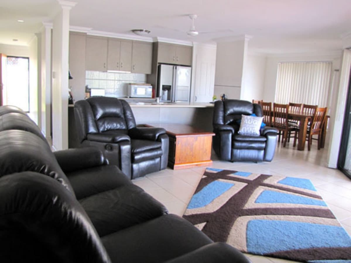 8 Hawkesbury Road, CALLIOPE, QLD, Calliope - Thumbnail 3