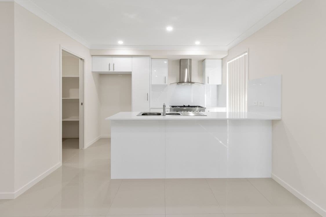 64 Yellowstone Circuit, YARRABILBA, QLD 4207, Yarrabilba - Thumbnail 3