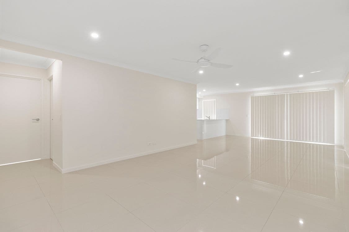 64 Yellowstone Circuit, YARRABILBA, QLD 4207, Yarrabilba - Thumbnail 4