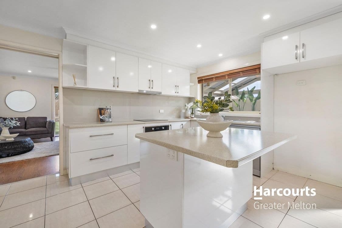 7 Blaxland Road, MELTON SOUTH, VIC 3338, Melton South - Thumbnail 3