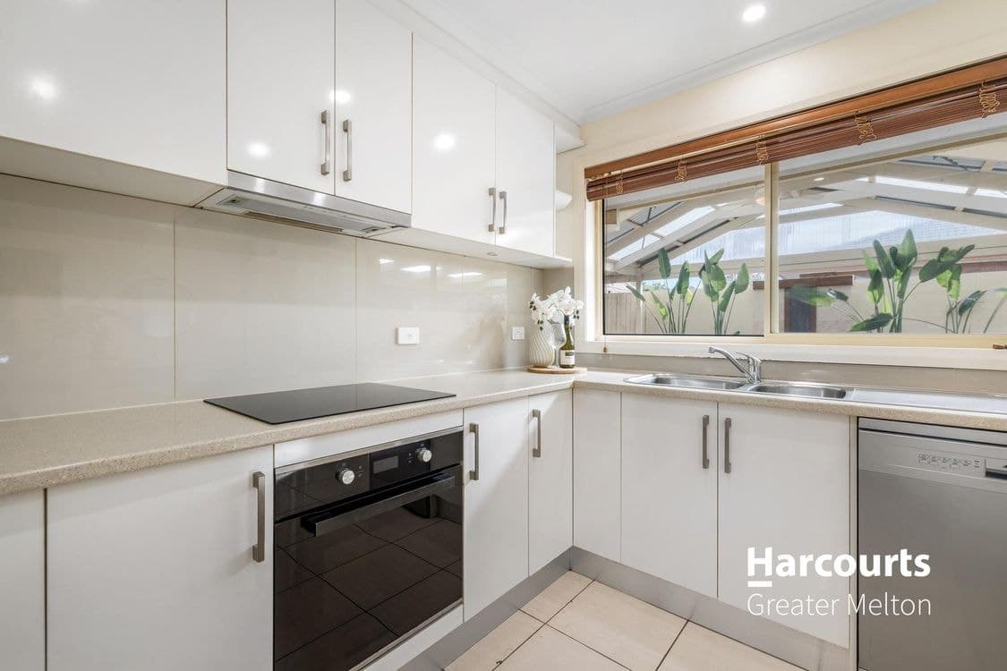 7 Blaxland Road, MELTON SOUTH, VIC 3338, Melton South - Thumbnail 5