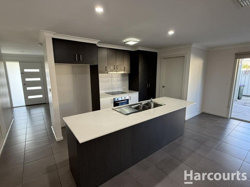 13 Churchill Road, HORSHAM, VIC 3400, Horsham - Thumbnail 2