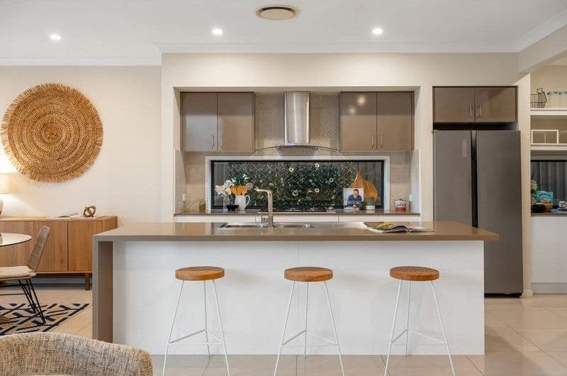 5 Mayrene Street, CARINA, QLD 4152, Carina - Thumbnail 4