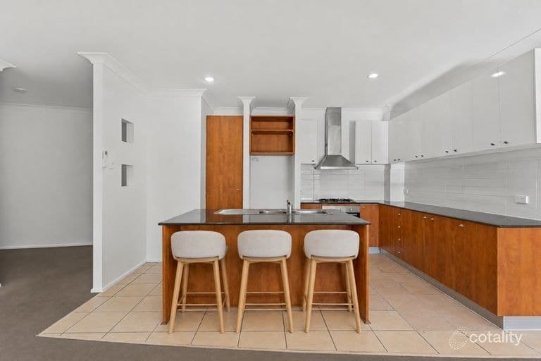 1/8 Cambridge Street, BULIMBA, QLD 4171, Bulimba - Thumbnail 2