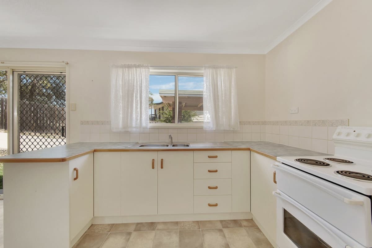 7 Kylee Crescent, CALLIOPE, QLD, Calliope - Thumbnail 3