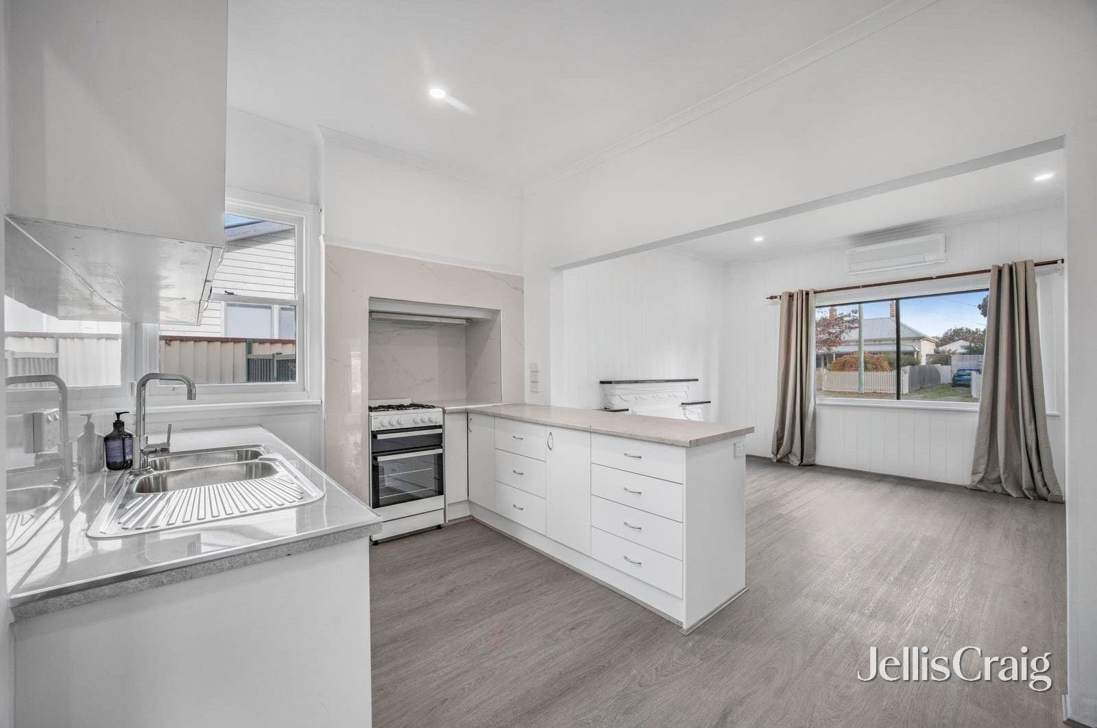 13 Hunt Street, Ballarat East, Ballarat East - Thumbnail 4
