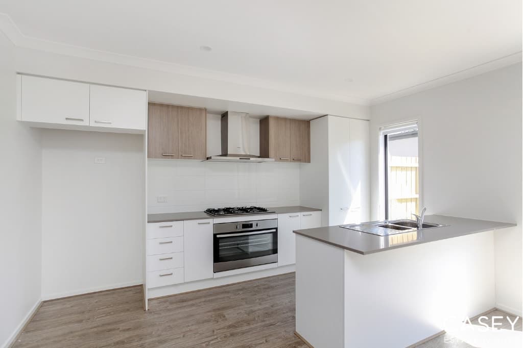 10 Supplejack Walk, Cranbourne North, VIC 3977, Cranbourne North - Thumbnail 5