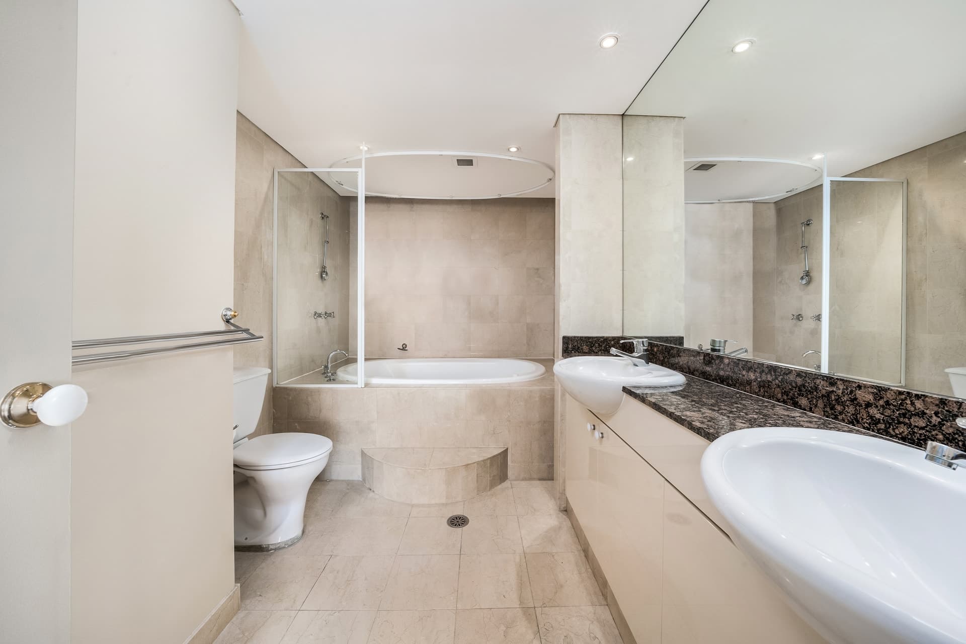 21E/164 Burwood Road, Concord - Thumbnail 4