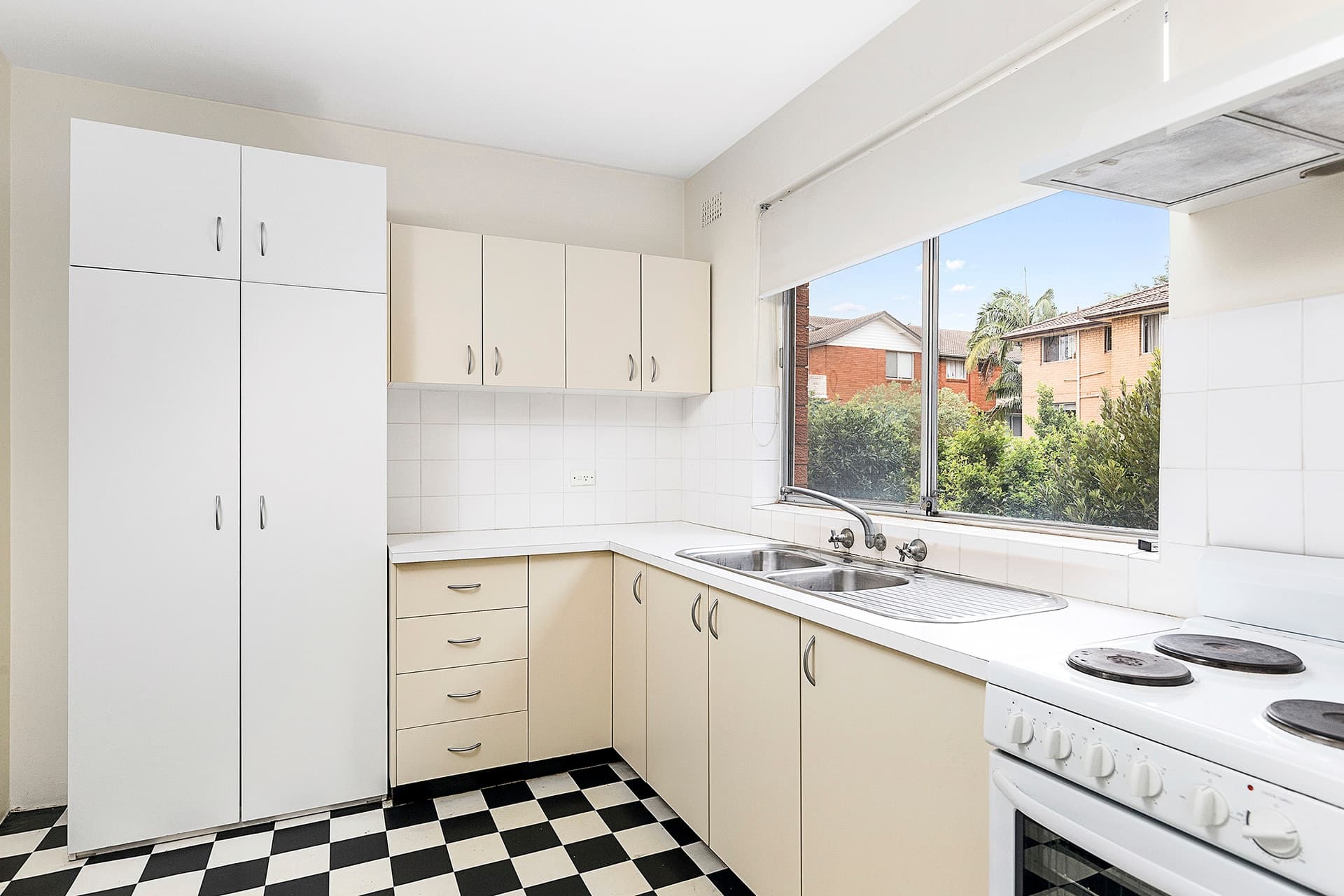 8/4 Julia Street, Ashfield - Thumbnail 3