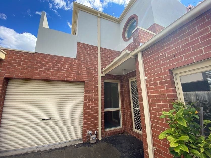 4/3 Lake GroveCoburg, VIC 3058  - Leased, Coburg - Image 1