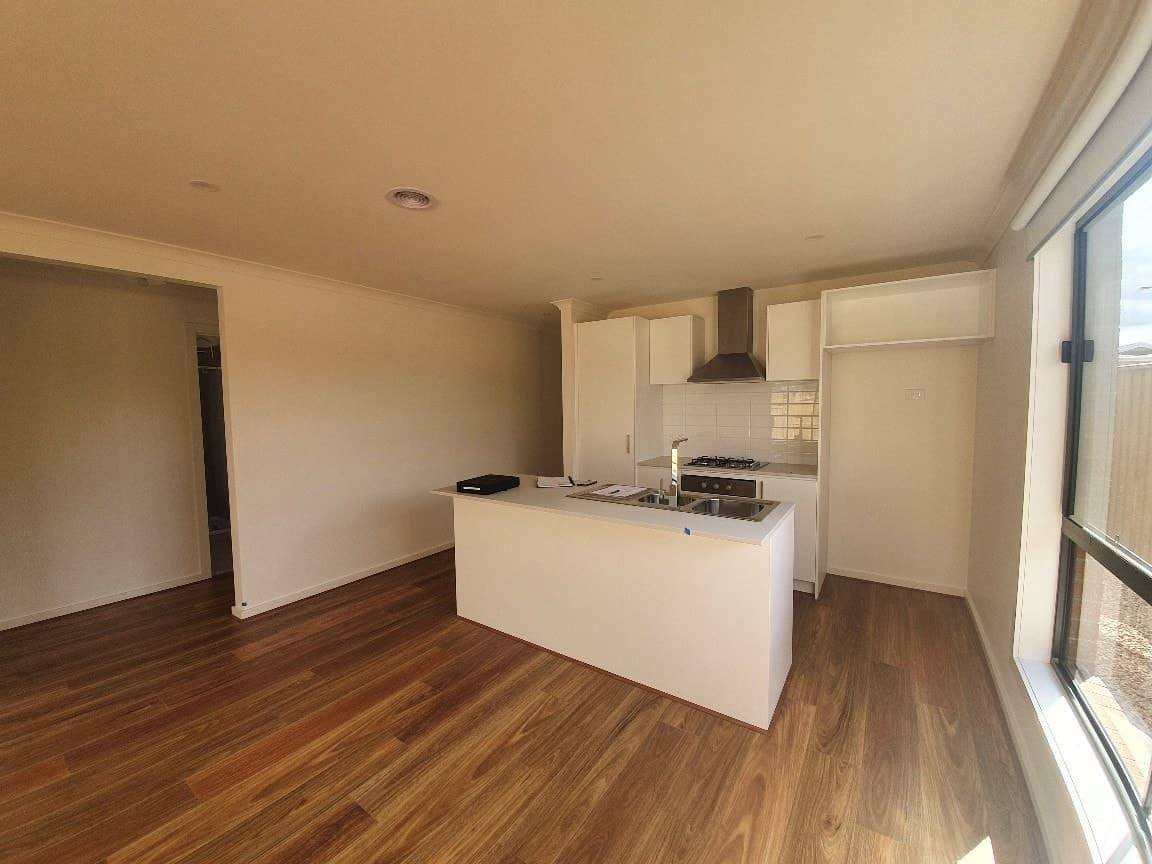 13 Wasim CircuitRockbank, VIC 3335  - Leased, Rockbank - Thumbnail 3