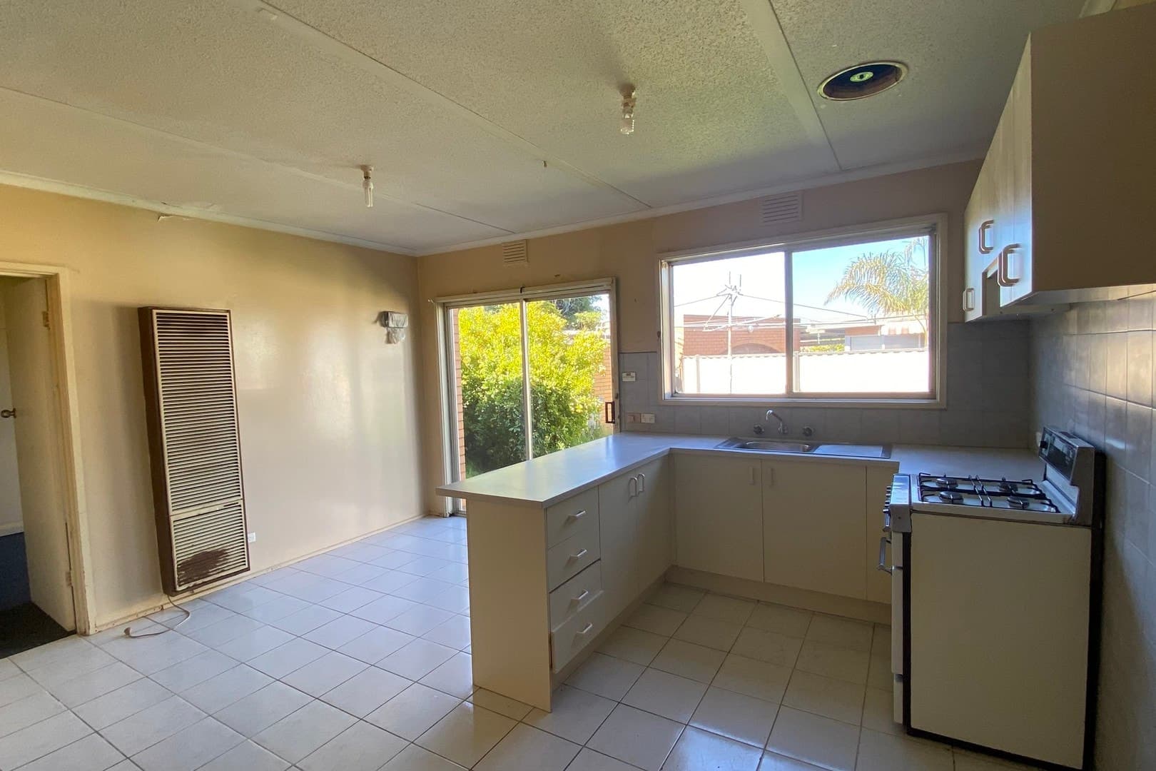 2/27 Rodman StreetReservoir, VIC 3073  - Leased, Reservoir - Thumbnail 3